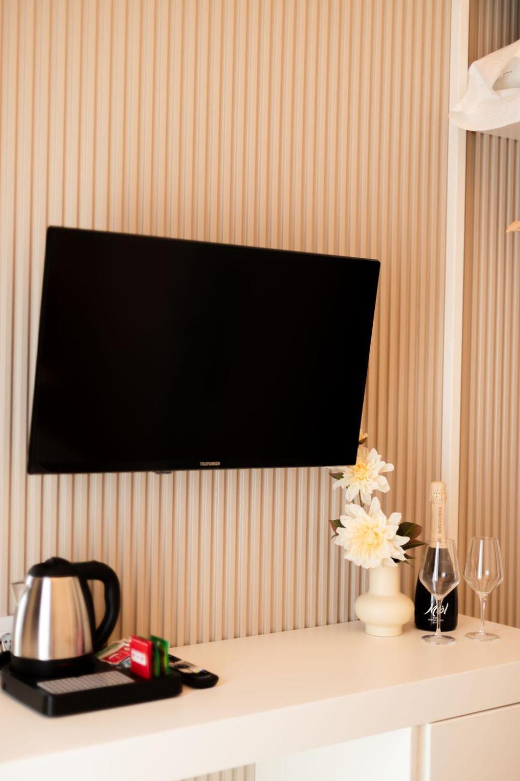 Sun Serenity Suite โตรเปอา ภายนอก รูปภาพ